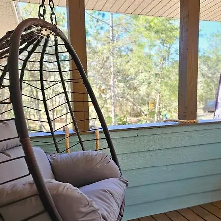 The Hideaway - Centrally Located Between Crystal River & Inverness